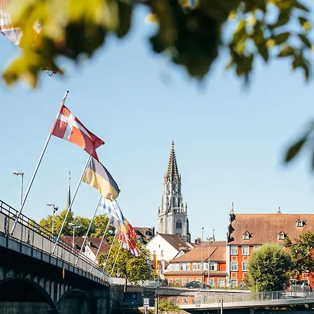 Seeglueck Sonnenschein Uni Nahes Und Nahes Mit Grossem Suedbalkon Und Tiefgaragenstellplatz Apartment