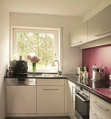 Seeglueck Sonnenschein Uni Nahes Und Nahes Mit Grossem Suedbalkon Und Tiefgaragenstellplatz Appartement