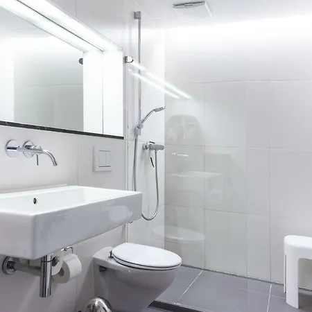 Appartement Seeglueck Sonnenschein Uni Nahes Und Nahes Mit Grossem Suedbalkon Und Tiefgaragenstellplatz *